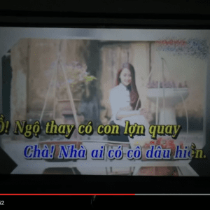 Máy chiếu Tyco T6 phát karaoke