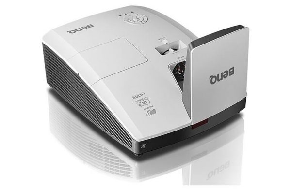 máy chiếu BenQ MW855U